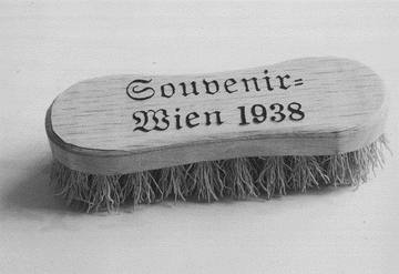 Souvenir Wien 1938 Scrub Brush